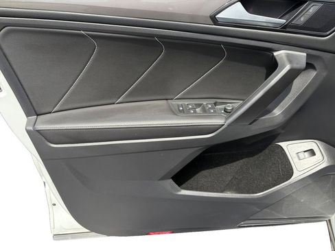 Certified 2024 Volkswagen Tiguan SE R-Line w/ MDO Package, Three-Row FWD image 24