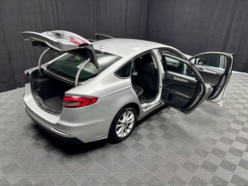 Used 2019 Ford Fusion SE FWD image 20