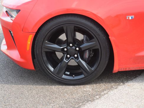 Used 2017 Chevrolet Camaro SS image 29