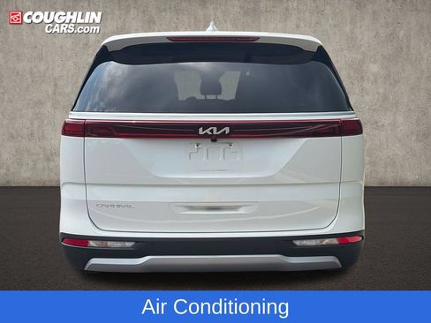 Used 2023 Kia Carnival LX FWD image 7