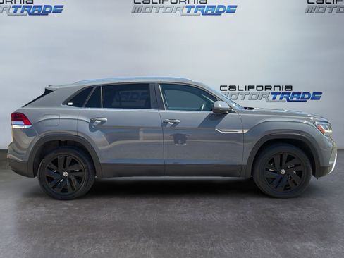 Used 2023 Volkswagen Atlas Cross Sport SE w/ Black Wheel Package FWD image 4