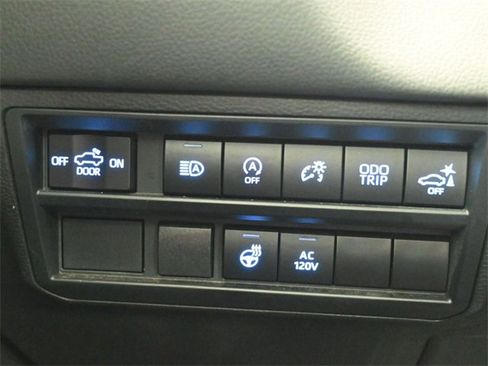 Used 2022 Toyota Tundra Limited image 28