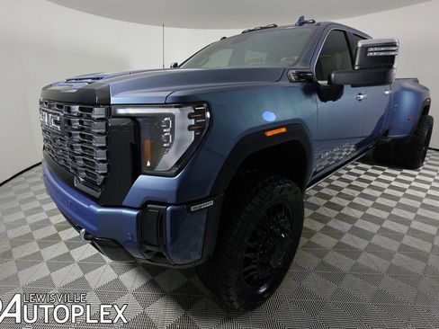 Used 2025 GMC Sierra 3500 Denali Ultimate AWD/4WD image 11