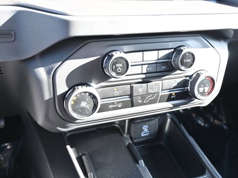 New 2025 Ford Bronco 4-Door image 26