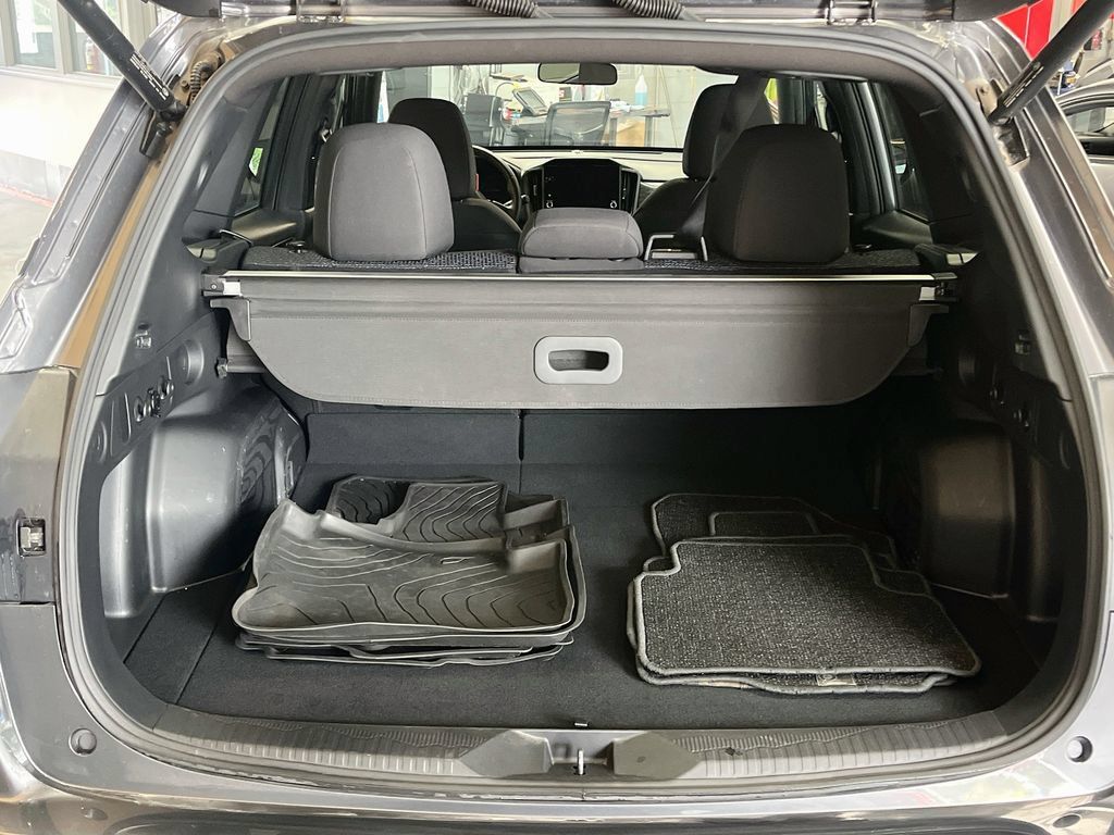 Used 2025 Subaru Forester Premium AWD/4WD image 25