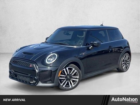 Used 2022 MINI Cooper S image 1
