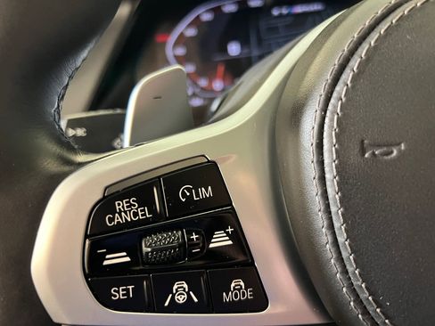 Used 2021 BMW X7 M50i image 15