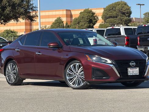 Used 2023 Nissan Altima 2.5 SL FWD image 2