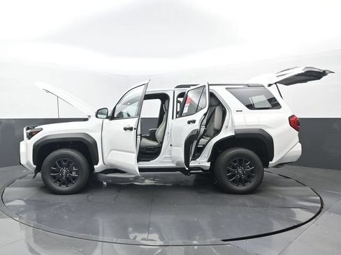 New 2026 Toyota 4Runner SR5 RWD image 31