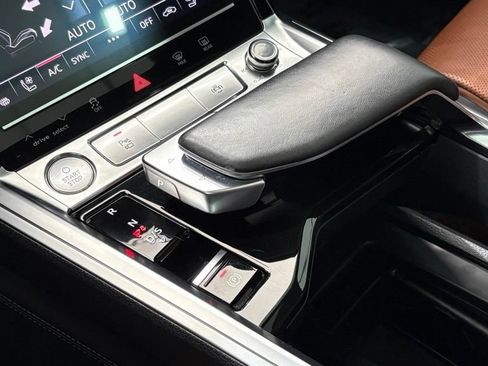 Used 2019 Audi e-tron Prestige AWD/4WD image 40