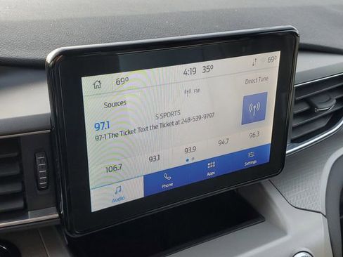 Certified 2022 Ford Explorer XLT w/ Equipment Group 202A image 18