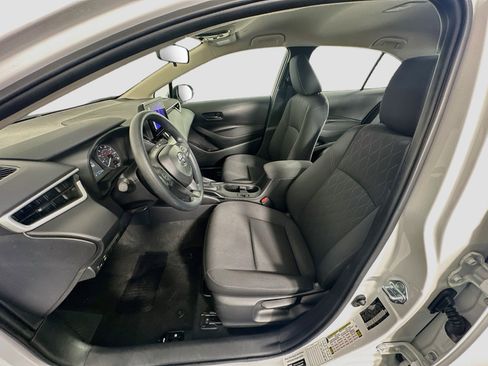 Used 2025 Toyota Corolla LE FWD image 13