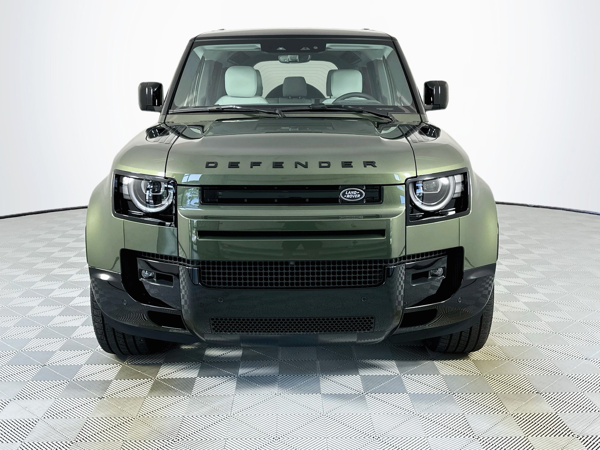 New 2026 Land Rover Defender 110 X-Dynamic SE AWD/4WD image 2