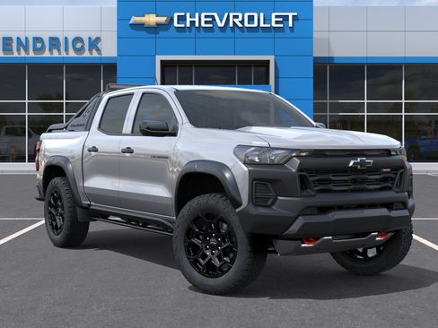 New 2026 Chevrolet Colorado Trail Boss w/ Midnight Edition AWD/4WD image 8