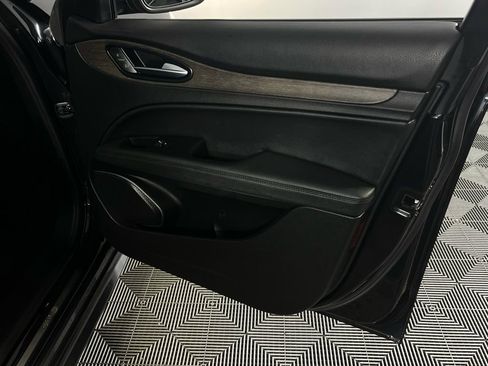 Used 2022 Alfa Romeo Stelvio Ti AWD/4WD image 32