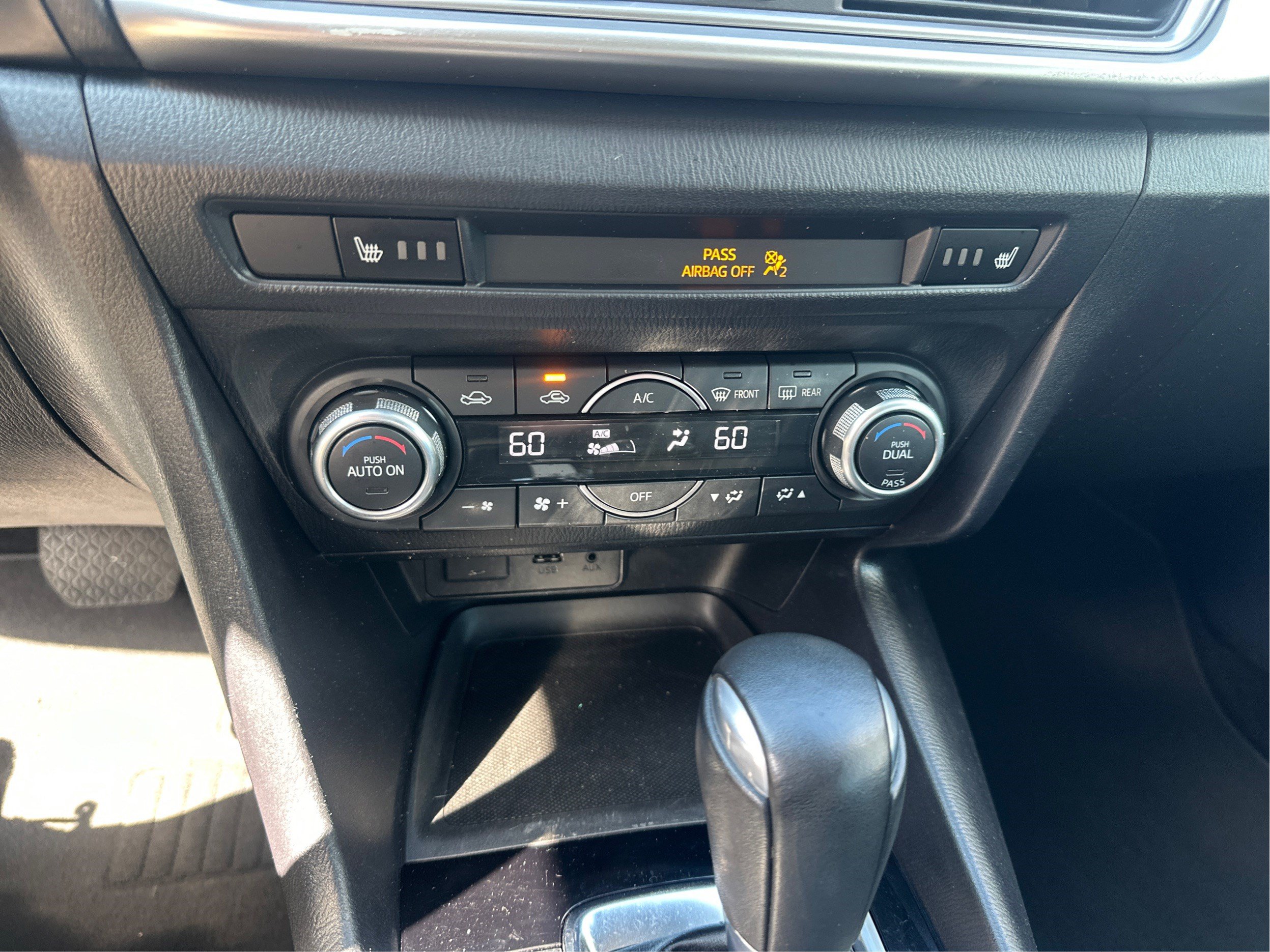 Used 2018 MAZDA MAZDA3 Touring FWD image 30