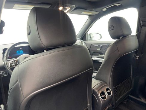 Used 2023 Mercedes-Benz EQB 300 4MATIC w/ Pinnacle Package image 34