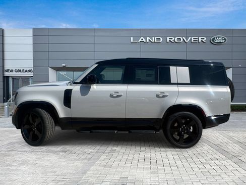 New 2026 Land Rover Defender 130 X-Dynamic SE AWD/4WD image 2