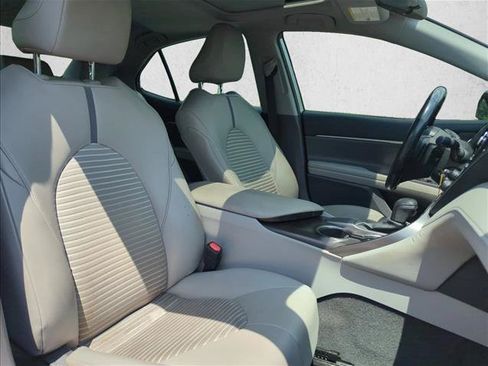 Used 2021 Toyota Camry SE FWD image 28