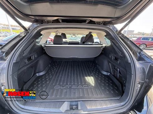 Used 2025 Subaru Outback Onyx Edition AWD/4WD image 29