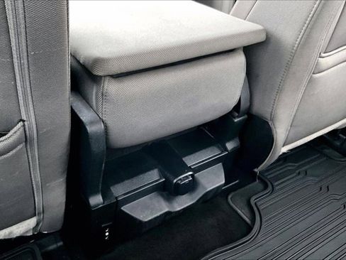 Used 2019 Ford F150 XLT w/ Trailer Tow Package image 11