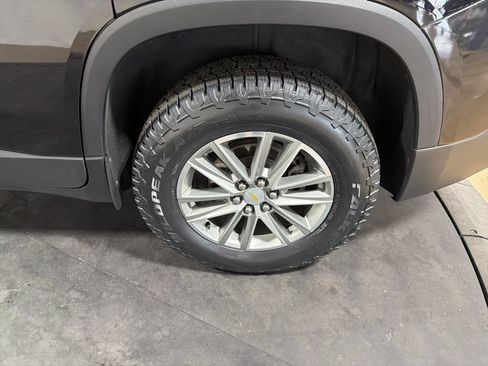 Used 2023 Chevrolet Traverse LT w/ LPO, Floor Liner Package AWD/4WD image 37