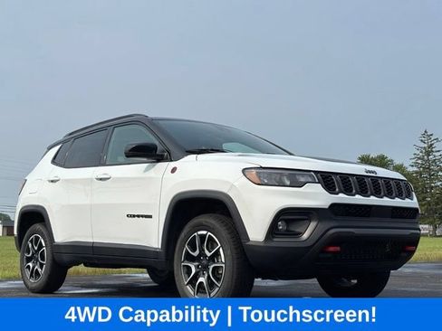 Used 2024 Jeep Compass Trailhawk AWD/4WD image 1