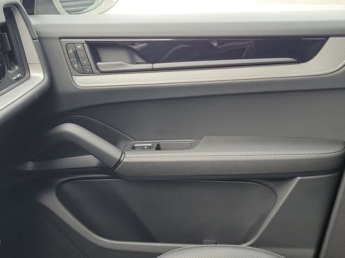 Certified 2024 Porsche Cayenne Coupe AWD/4WD image 23