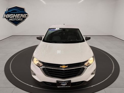 Used 2018 Chevrolet Equinox LS FWD image 11