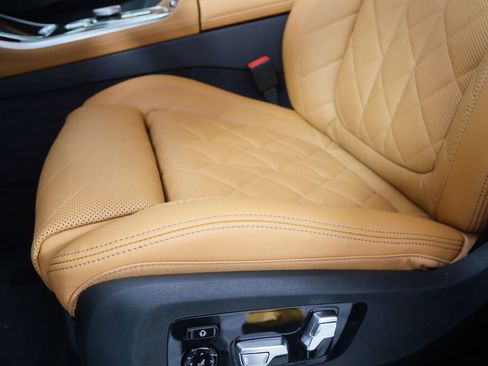 Used 2026 BMW X5 xDrive40i w/ Climate Comfort Package AWD/4WD image 9