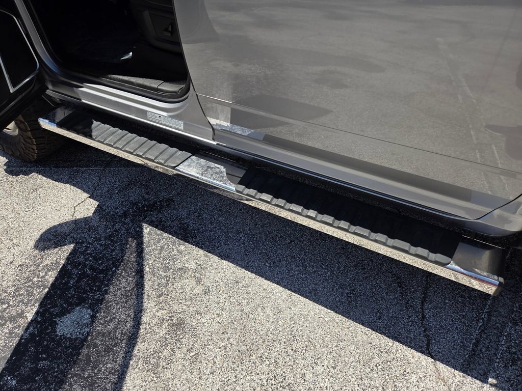 Used 2024 RAM 3500 Laramie AWD/4WD image 21