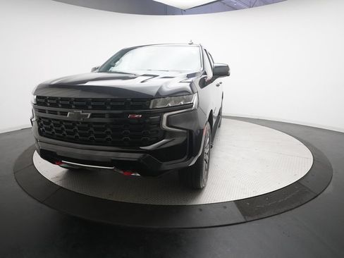 Used 2023 Chevrolet Suburban Z71 w/ Luxury Package AWD/4WD image 11