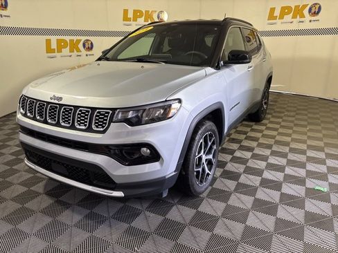 Certified 2024 Jeep Compass Limited image 14
