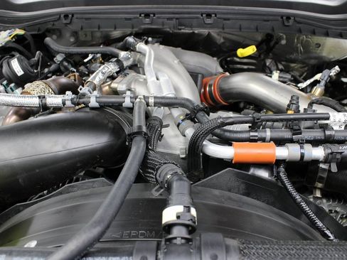 Used 2025 Ford F450 Platinum w/ FX4 Off-Road Package image 36