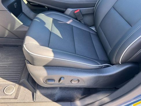 Used 2026 Buick Enclave Preferred w/ Power Package image 16