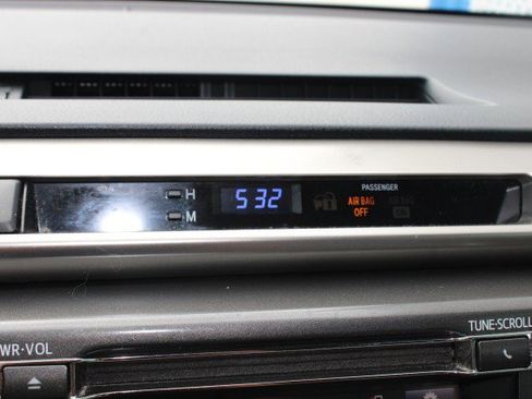 Used 2015 Toyota RAV4 LE FWD image 26