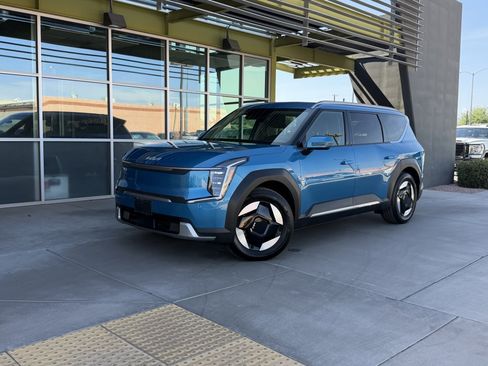 Used 2024 Kia EV9 Wind AWD/4WD image 1