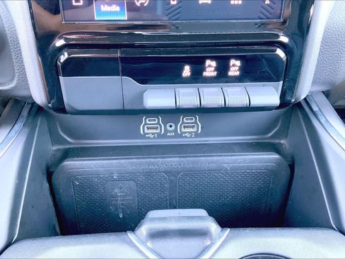 Used 2025 RAM 1500 Laramie AWD/4WD image 28