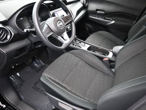 Used 2024 Nissan Kicks SV image 12