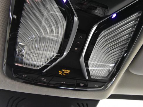 Used 2020 BMW X7 xDrive40i w/ Premium Package image 25