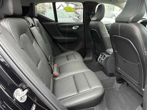 Used 2025 Volvo XC40 B5 Ultra w/ Climate Package image 12