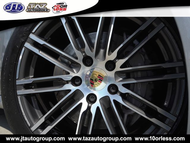 Used 2016 Porsche Panamera RWD image 3