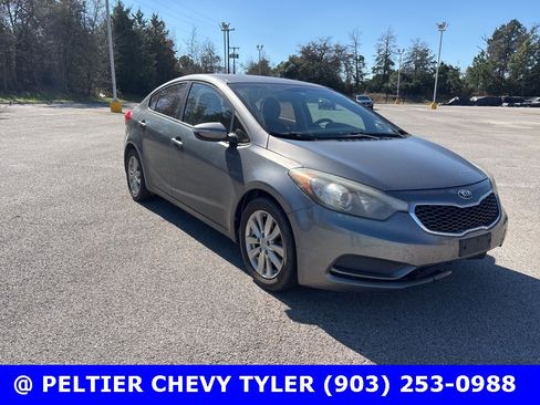 Used 2016 Kia Forte LX w/ LX Popular Plus Package image 1