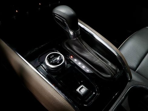 Used 2023 GMC Canyon Denali image 30