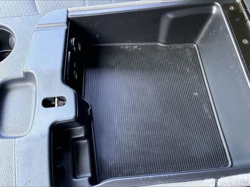 Used 2014 RAM 2500 Tradesman w/ Chrome Appearance Group image 25