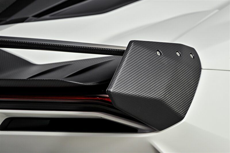Used 2024 Lamborghini Revuelto AWD/4WD image 38