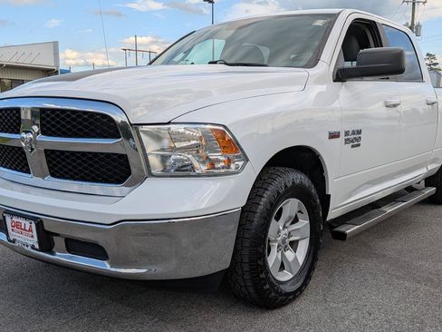 Used 2020 RAM 1500 Classic SLT AWD/4WD image 3