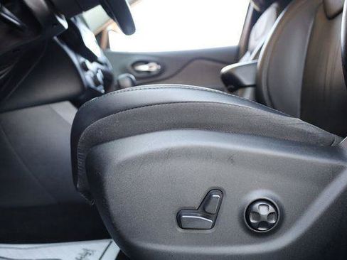 Used 2021 Jeep Cherokee Latitude Lux FWD image 20