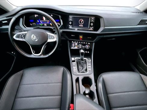 Used 2024 Volkswagen Jetta SE image 14