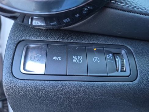 Used 2026 Chevrolet Equinox LT w/ Convenience Package II image 22